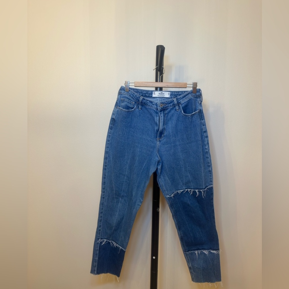 Hollister curvy high rise mom jeans medium wash patch raw hem jeans 9R W29 L27